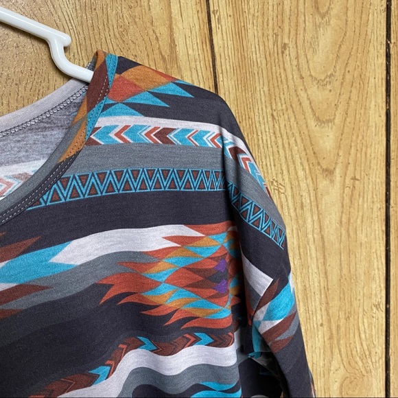 LulaRoe | Randy Top Aztec Pattern - Picture 2 of 4